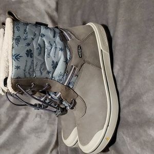 - Keen boots